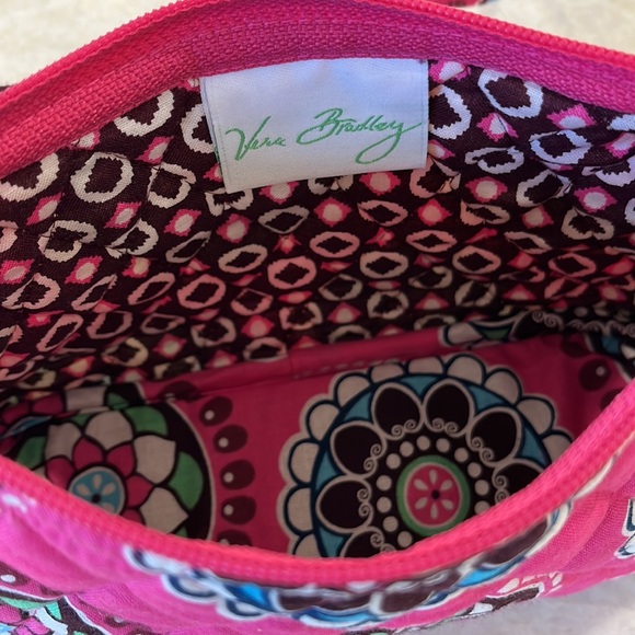 💗 NWOT 💗 Vera Bradley Cupcakes Pink Crossbody - Picture 2 of 5